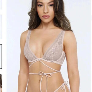 SAVAGE Fenty | Caged Lace Unlined Cream with Iridescent Glitter Lace 32D Bra